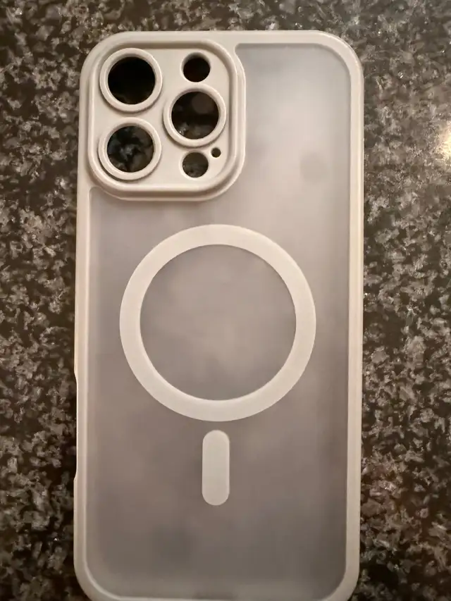 iPhone 16 pro max case!! in Cell Phone Accessories in City of Toronto - Image 5