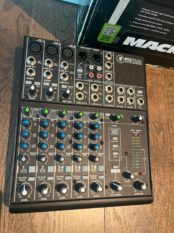 Mackie 802VLZ4 8-Channel Compact Mixer in Pro Audio & Recording Equipment in Trenton - Image 2