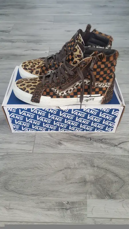 Men's Vans Vault Sk8-Hi Animal Pack shoes in Men's Shoes in Kitchener / Waterloo - Image 4