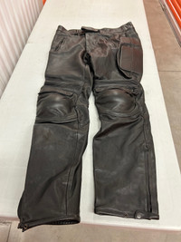 Pantalon de cuir moto Akoury