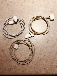 Apple USB to 30-pin cables (3 cables)
