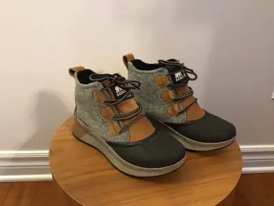 Sorel out and About waterproof boots (size7), View more