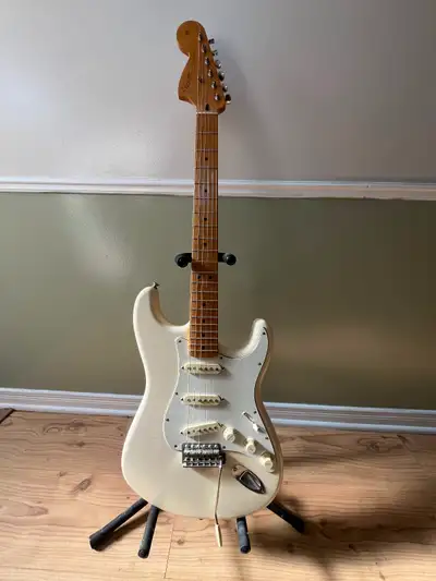 Fender Stratocaster Mexico - modèle Jimi Hendrix. Excellente condition. Olympic White avec valise Fe...