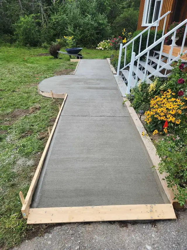 Paving & Concrete Rossi64840195231363124