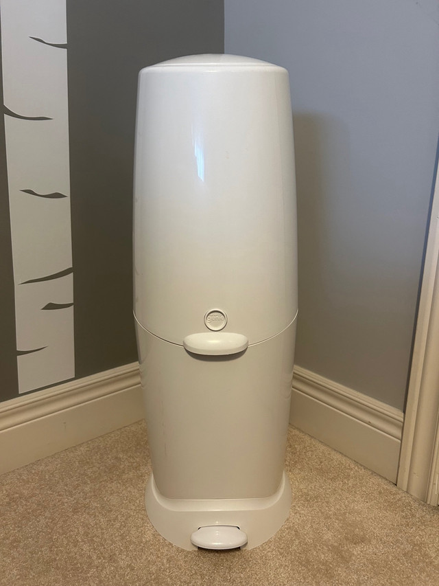 Diaper Genie diaper pail - white  in Bathing & Changing in Leamington