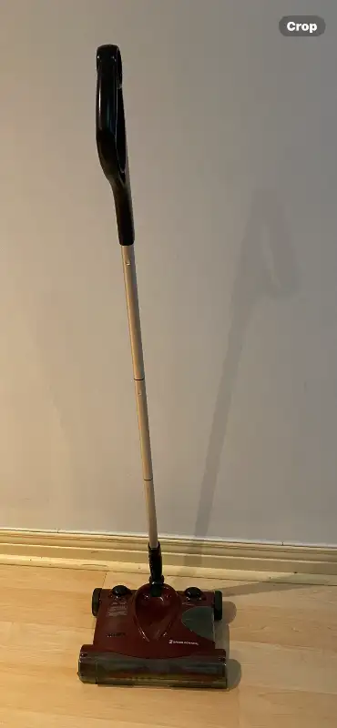 Shark 2 speed cordless vacuum cleaner in good condition
