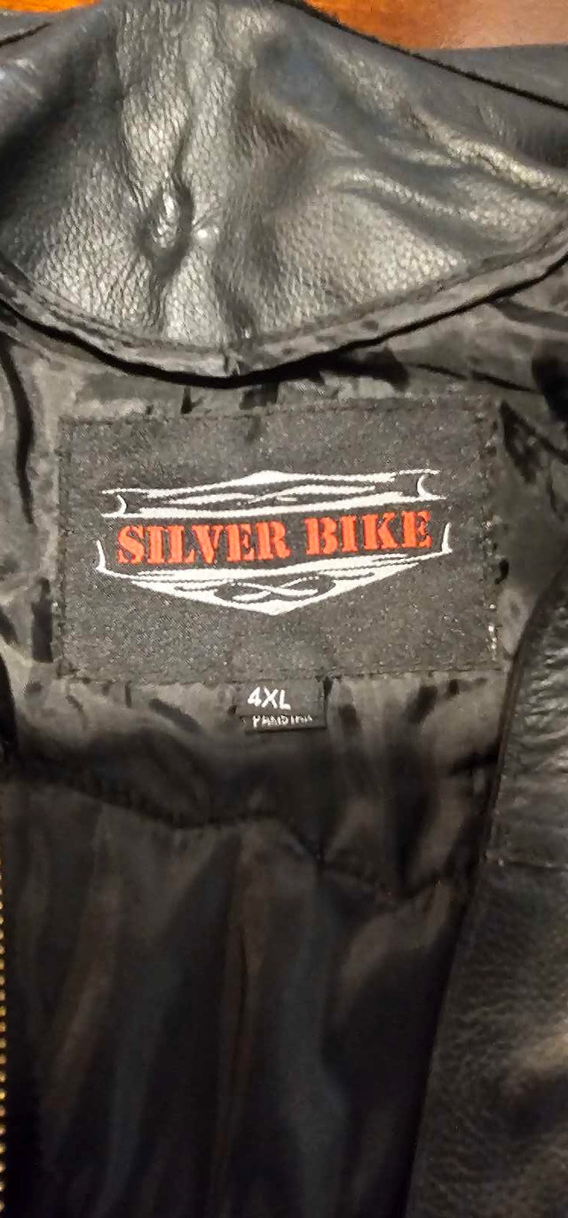 Leather motorcycle vest mint condition with indian motorcycle  in Men's in Winnipeg - Image 3