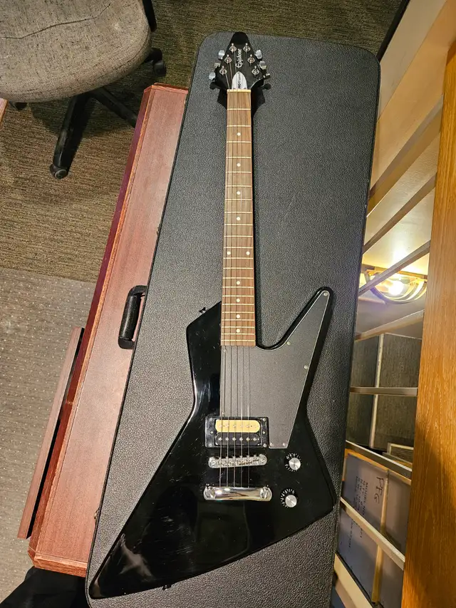 Epiphone Excalibur in Guitars in Ottawa - Image 2