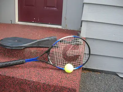CALL 905 718 2196 PICK UP IN NEWCASTLE LIKE NEW ULTRAMAX TENNIS RACKET $ 20 CASH