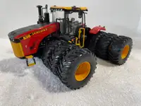 1/32 VERSATILE 620 Custom Triples Farm Toy Tractor