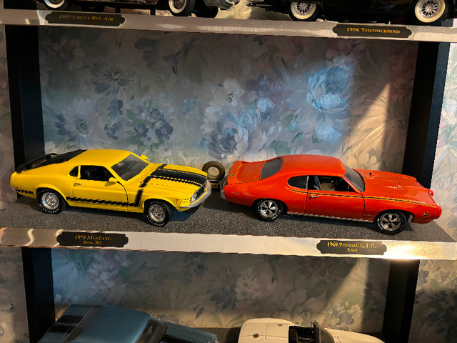 Vintage Diecast 1/18 Classic Cars with Display in Arts & Collectibles in Edmonton - Image 3