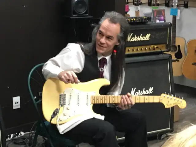 Private Guitar Lessons in Québec at Competitive Prices