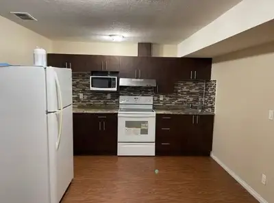 1 Bedroom for Rent in 2 Bedroom Unit