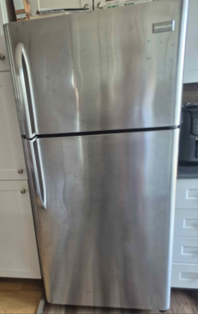 Réfrigérateur Frigidaire  – Très bon état, View more
