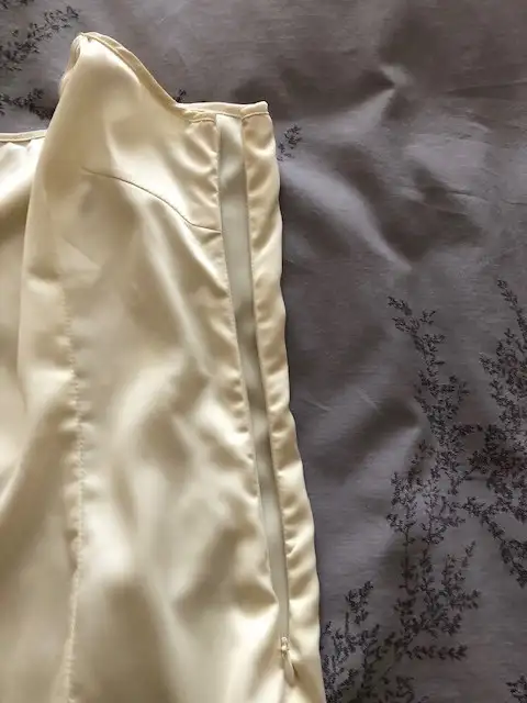 Max Mara eyelet dress with slip and matching jacket in Ivory in Women's - Dresses & Skirts in City of Toronto - Image 7