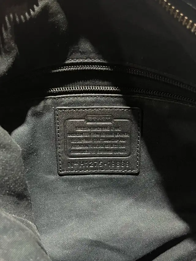 Vintage Coach Black Genuine Leather Bag in Women's - Bags & Wallets in City of Toronto - Image 8