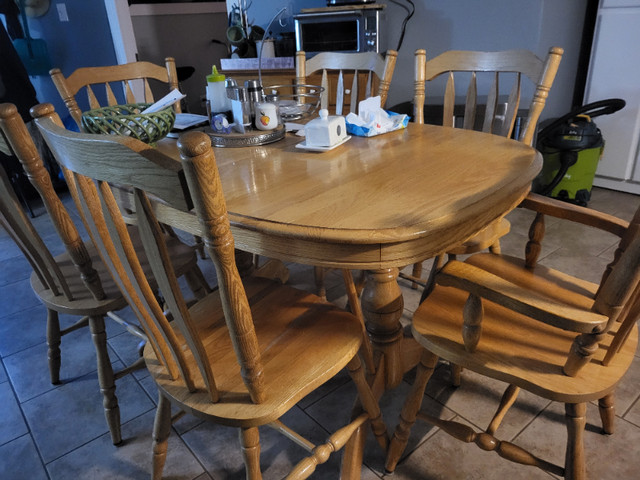 Dinning Room Table/ Chairs dans Mobilier de salle à manger et cuisine  à Charlottetown