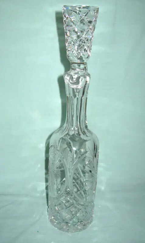 CARAFE EN CRYSTAL VINTAGE  PINWHEEL  CRYSTAL CARAFE in Arts & Collectibles in West Island - Image 3