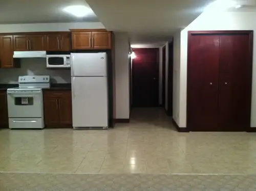 NEWLY BUILT/SEPARATE ENTRANCE/KITCHEN/LAUNDRY SOUTH WINDSOR WALKERGATE AREA (RIGHT NEXT TO TALBOT TR...