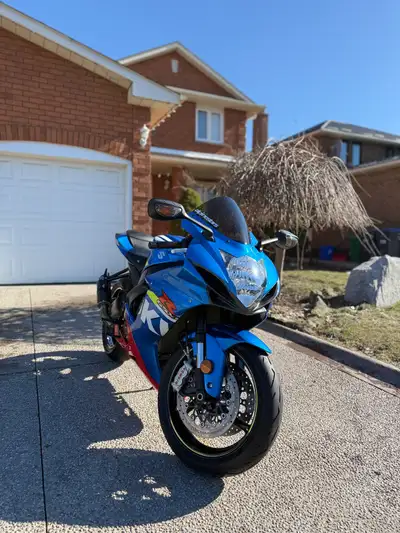 2016 Suzuki GSX-R 600 – Mint Condition | Very Clean | Ready to Ride Selling my 2016 Suzuki GSXR 600...