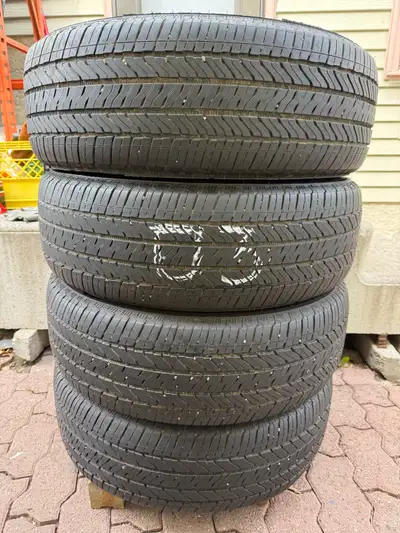 225/65R17 bridgestone alenza A/S ( 4 pcs ) in good condition,.6-7/32 tread life lefr,.no damage,.no...