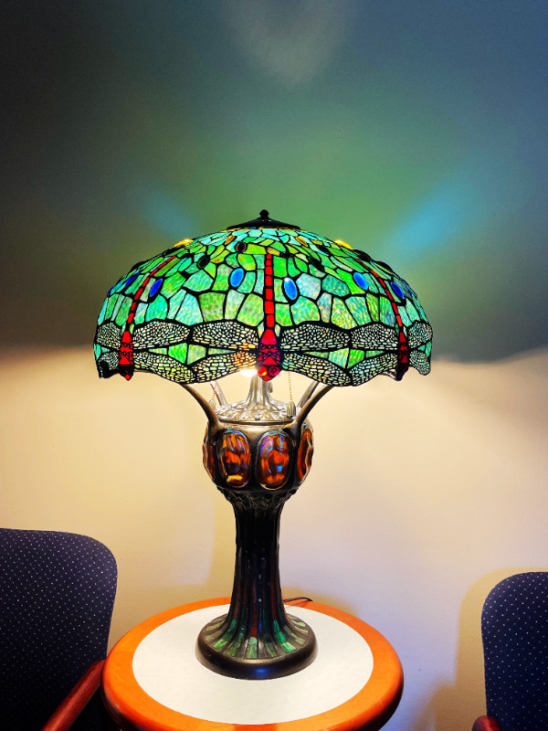 32" H * 22" D Vintage Tiffany Style Lamp, Stained Glass lamp, Dr in Indoor Lighting & Fans in St. Catharines