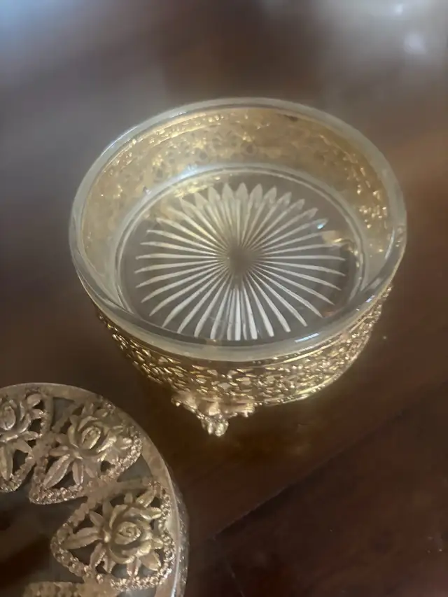 Vintage Trinket jewelry Box in Arts & Collectibles in Laval / North Shore - Image 5