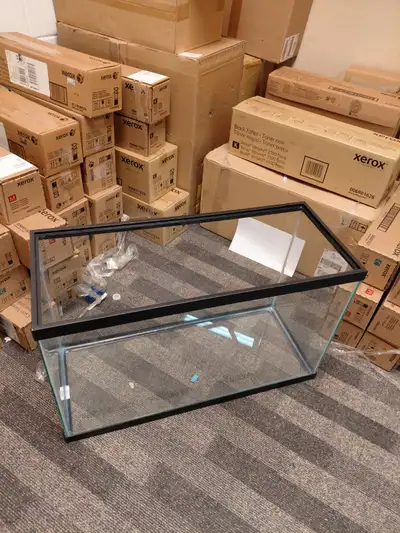 29 gallon aquarium for sale & is up for making negotiation.