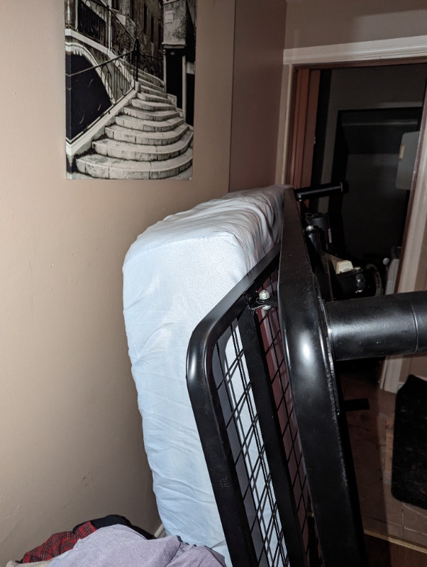 Ajustable motorized remote control bed Beds & Mattresses Winnipeg