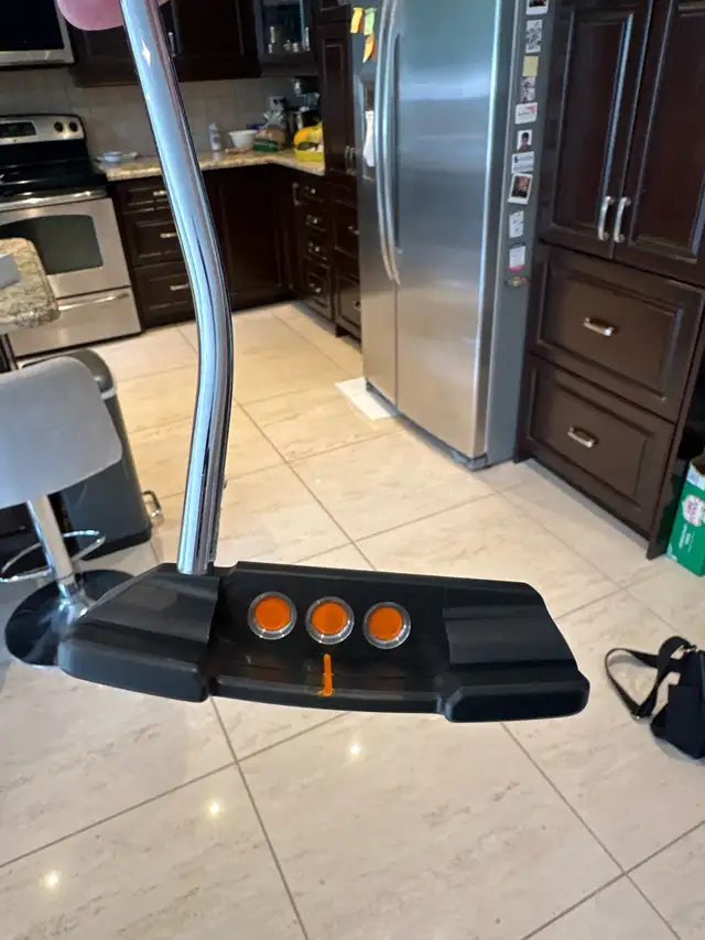 Scotty Cameron Select Newport 2 Notchback Limited Edition in Golf in Markham / York Region - Image 4