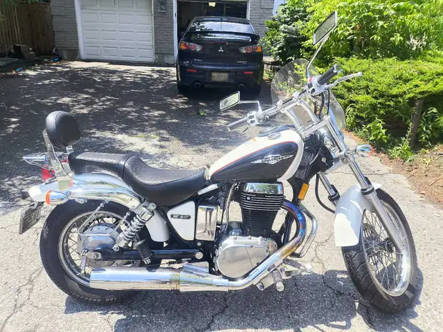 2010 Suzuki boulevard s40 in Street, Cruisers & Choppers in City of Toronto - Image 3