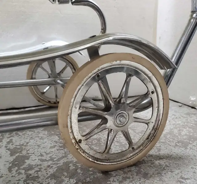 PRICE DROP! Vintage Yellow Floral Doll Pram Stroller in Arts & Collectibles in Edmonton - Image 5