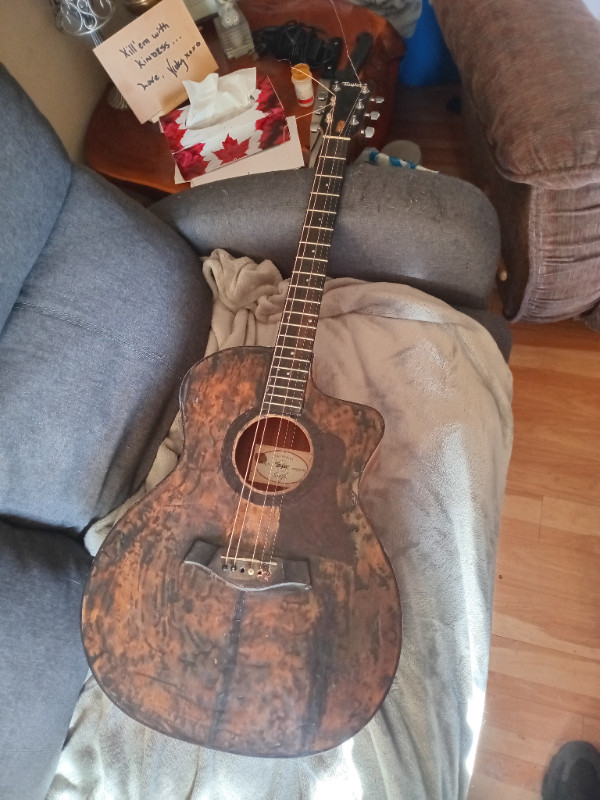 Custom taylor acoustic  guitar in Guitars in Gatineau - Image 2
