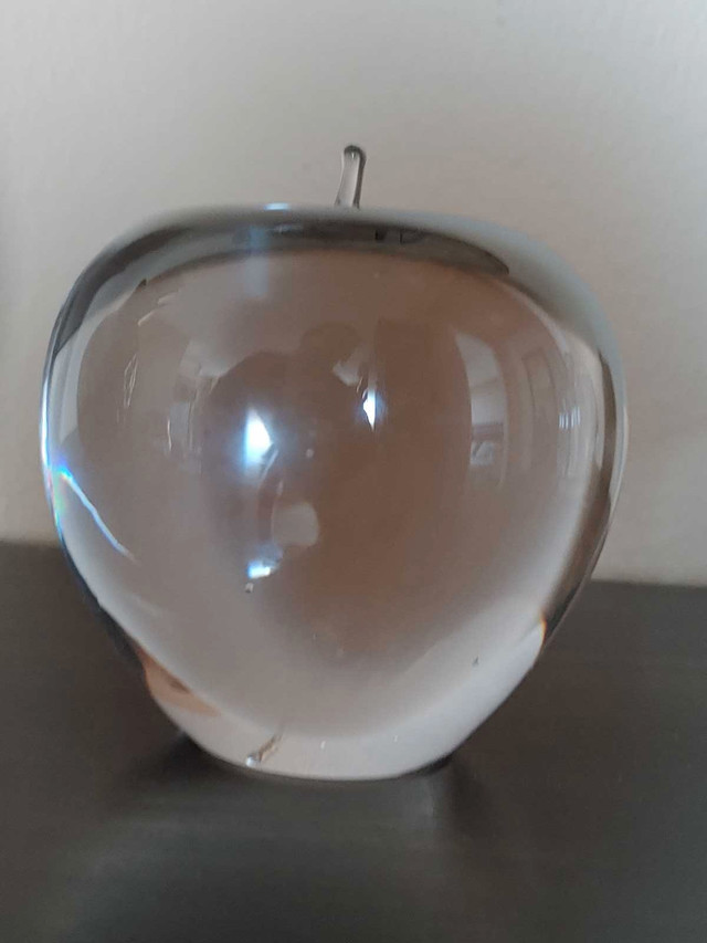 Wedgwood Lead Crystal Apple in Arts & Collectibles in City of Toronto - Image 2