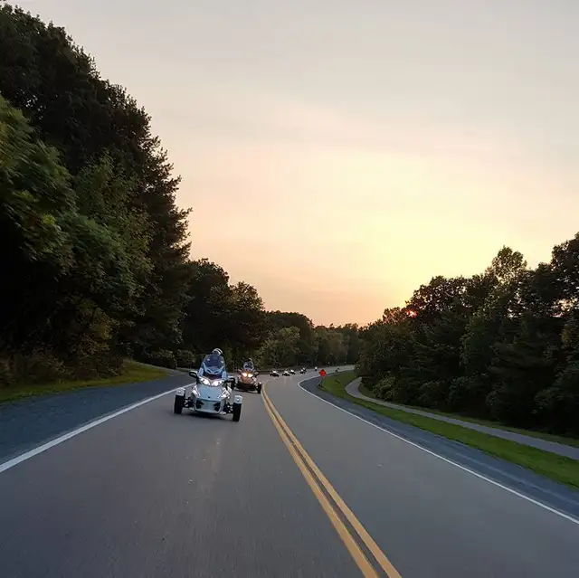 Spyder Riding Group410345003329136640