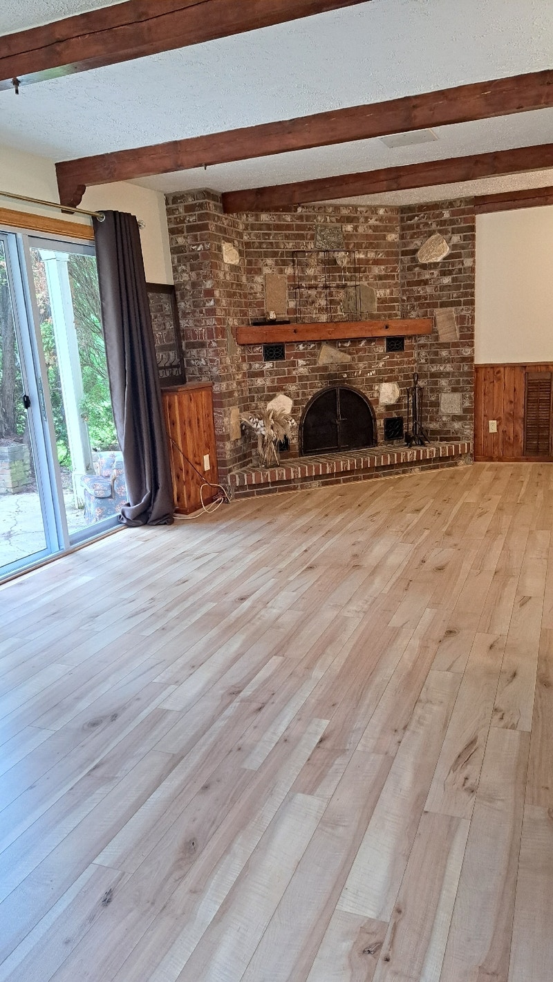 2bedroom, 1bathroom unit, 1690, utilities included Long Term