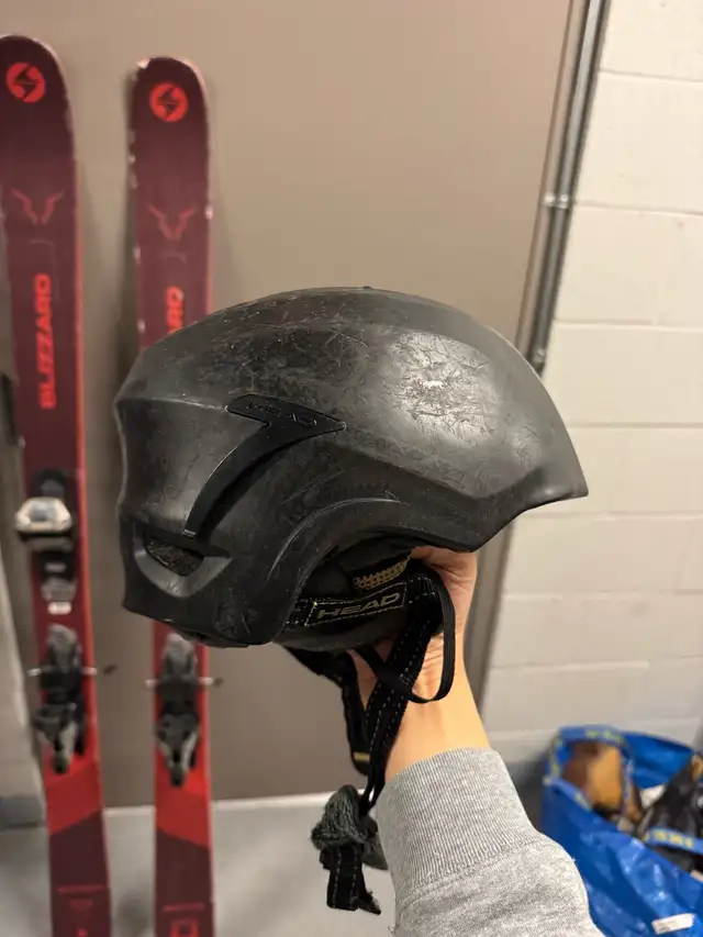HEAD Ski / Snowboard Helmet – Size M – $15 in Ski in Delta/Surrey/Langley - Image 3