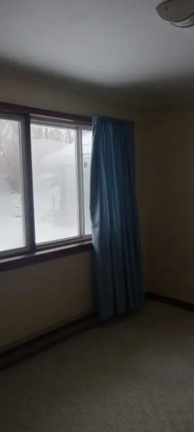 Two empty rooms in my house private to bathroom kitchen use internet TV hookup in bedroom if wanted...