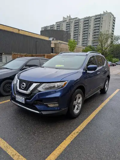 2017 NISSAN ROUGE SV AWD - Automatic Transmission - Panoramic Sunroof - 2 keys - 2 Previous owners -...