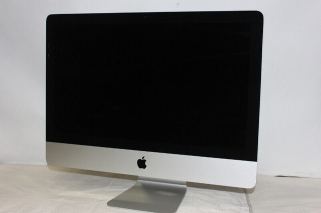 Apple iMac ME086LL 21.5-Inch Desktop in Desktop Computers in Abbotsford - Image 2