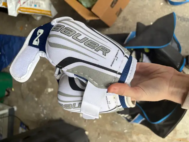 hockey gear youth BEST OFFER TODAY GETS THEM in Hockey in Markham / York Region - Image 6