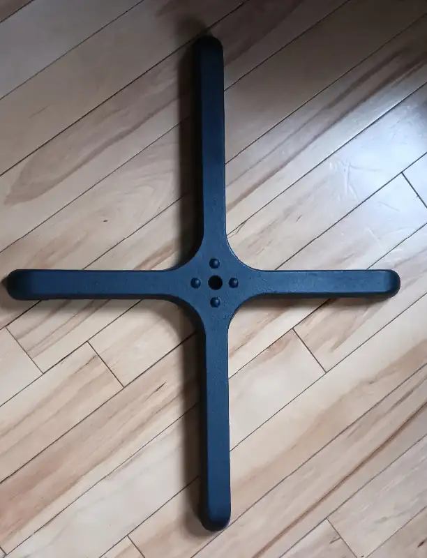 Cast iron table base for sale in Dining Tables & Sets in Sarnia - Image 2