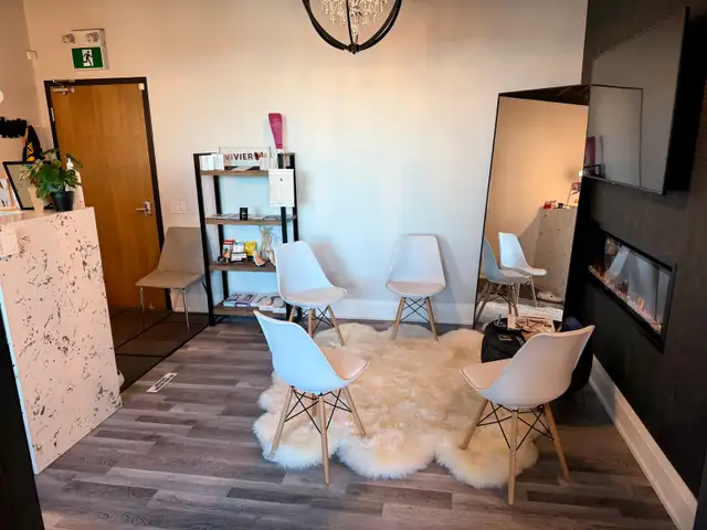 Treatment Room for Rent – Boutique Medical Wellness Clinic in Commercial & Office Space for Rent in Mississauga / Peel Region - Image 4