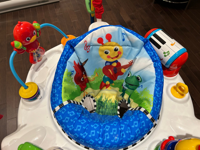 **Baby Einstein Activity Jumper** dans Parcs, balançoires et bacs  à Ville de Montréal - Image 3