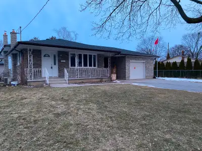 2 bedroom / 1.5 baths/ 2 parking