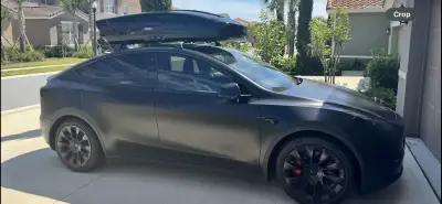 Selling the full set of ORIGINAL Tesla Model Y R20 rims + pirelli winter tires. Drove about 3,000 km...