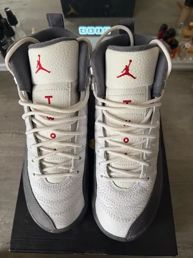 Jordan 12 Retro White dark Grey (GS) size 7 in Men's Shoes in Kitchener / Waterloo - Image 3