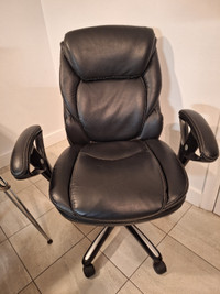 Chaise de bureau en cuir / Leather Office Chair