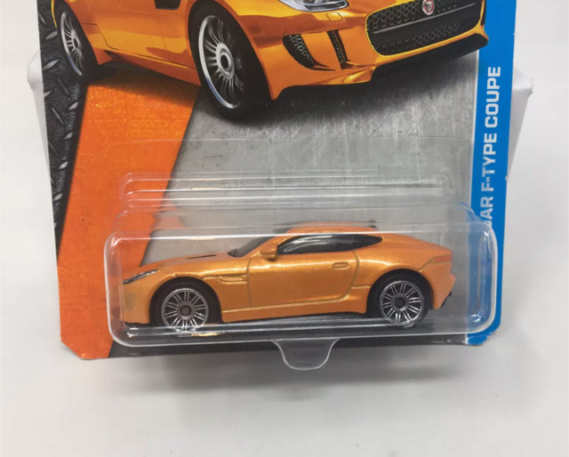 Matchbox 2016 MBX Adventure City '15 Jaguar F-Type Coupe Orange in Toys & Games in City of Toronto - Image 2