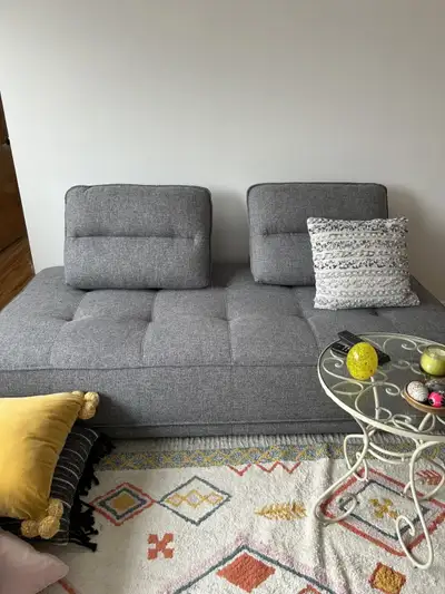 SOFA À VENDRE ACHETÉ CHEZ STRUCTURE L'AN PASSÉ, View more